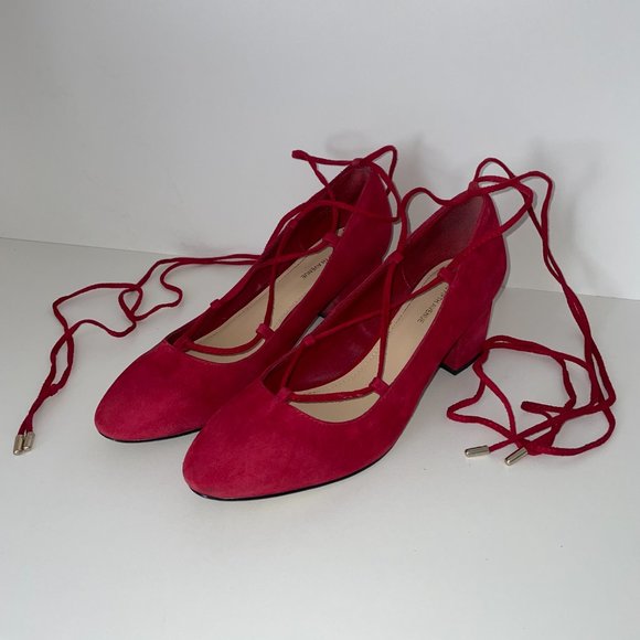 SAKS FIFTH AVENUE Cherry Red Lace Up Pumps w Short Wide Heels Sz 8.5 - Picture 4 of 8